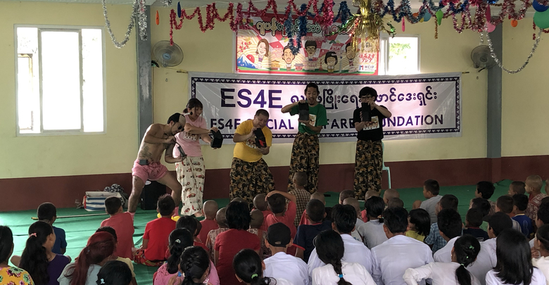 "よしもと住みます芸人"による孤児院チャリティーイベント開催